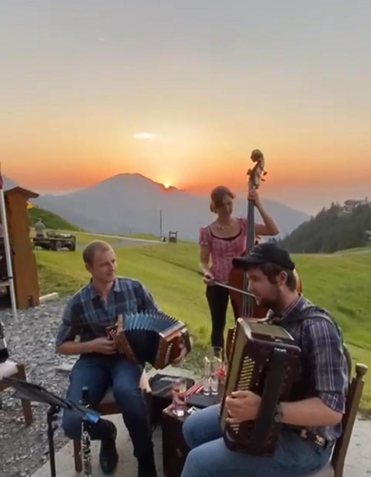 Klewenalp Ausflugs-Ski-Pistenhotel Klewenstock بيكنريد المظهر الخارجي الصورة